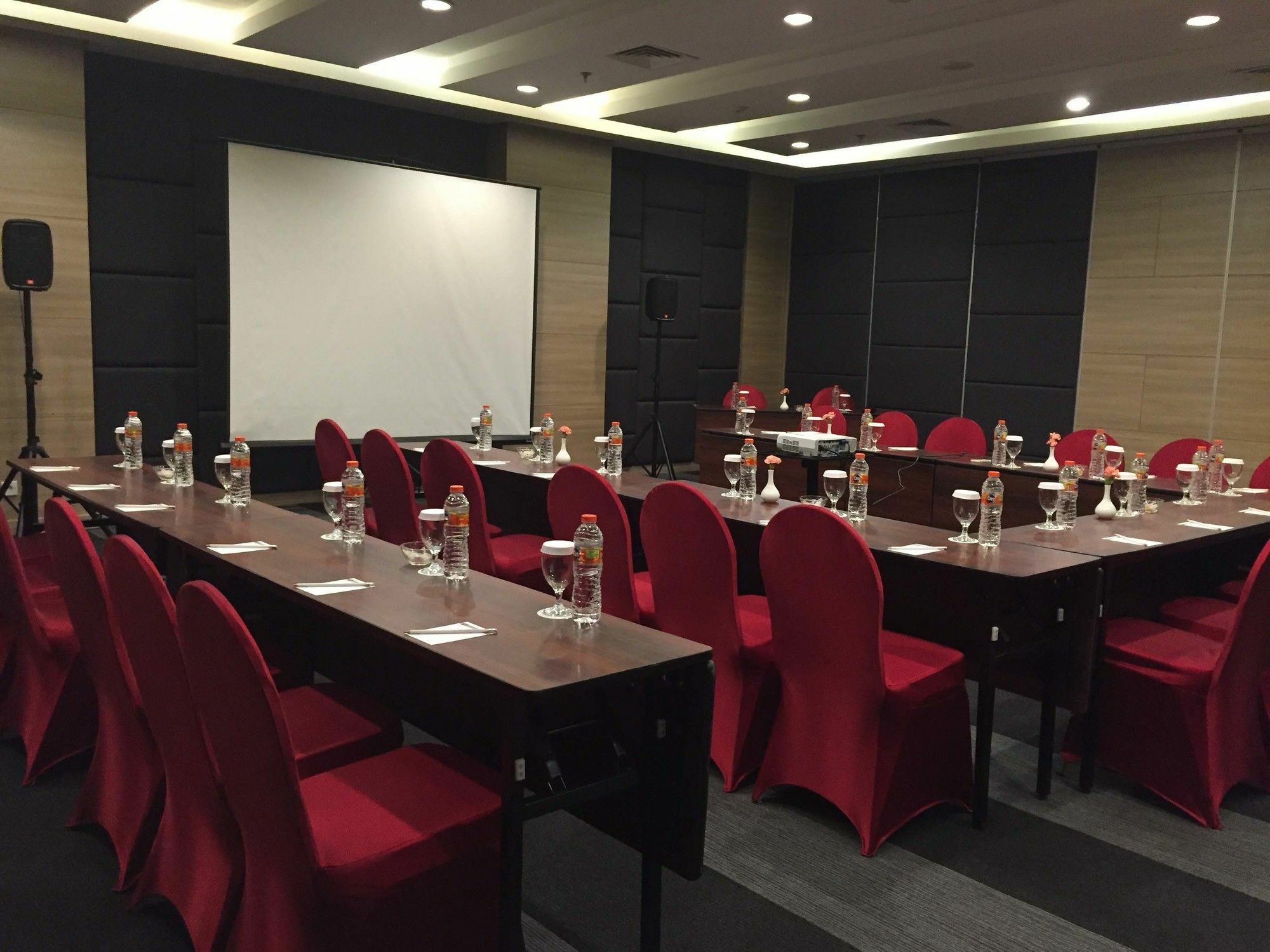Vasaka Managed By Dafam Hotel